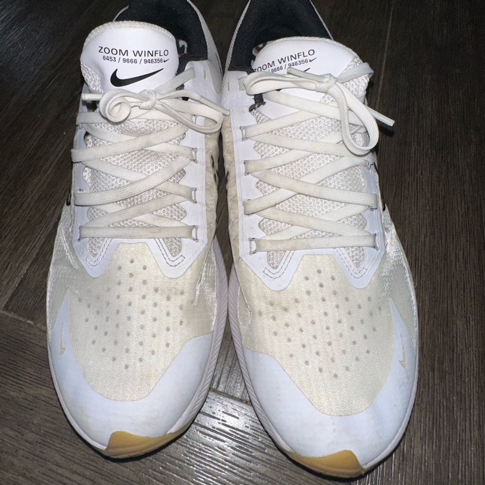 Women’s Nike Sneakers - Size 11